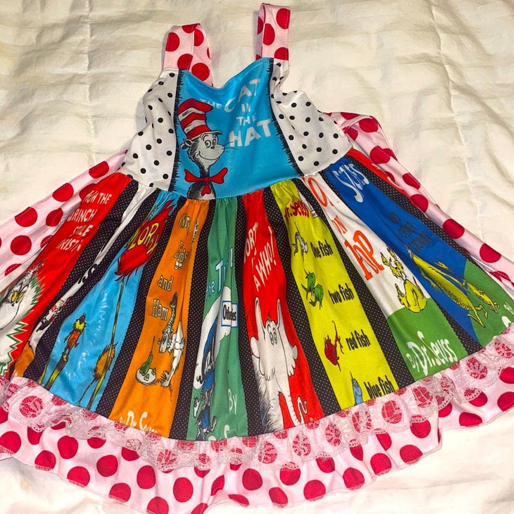 Dr. Seuss dress in excellent condition